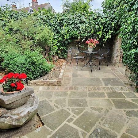Beautiful 1 Bedroom Cottage With Courtyard. Deal Ngoại thất bức ảnh